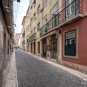 Cozy One Bedroom In Historic Location - Carmo Lisboa